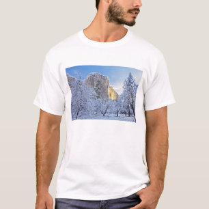Camiseta A luz do sol atinge El Capitan com neve
