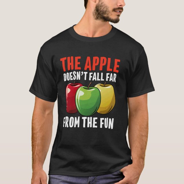 Camiseta A Maçã Não Cai Longe da Maçã Divertida (Frente)