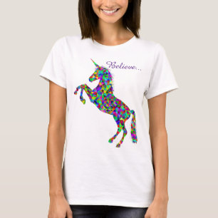 Camiseta A mágica do unicórnio acredita o t-shirt das
