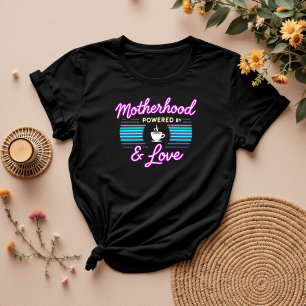 Camiseta A maternidade corre no café e no amor Mãe Engraç