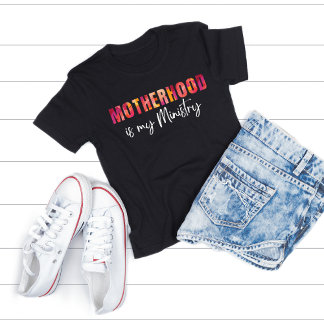 Camiseta A maternidade é minha fonte colorida do ministério