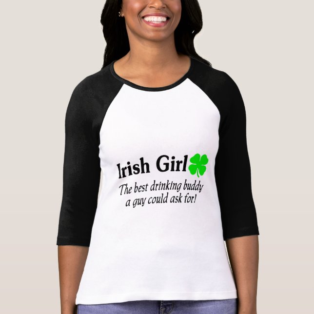 Camiseta A menina irlandesa o melhor amigo do bebendo uma (Frente)