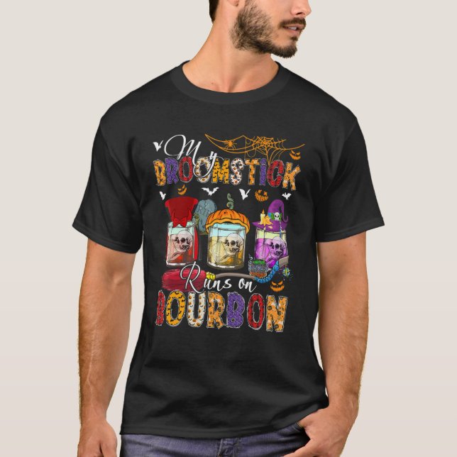 Camiseta A Minha Vassoura Funciona No Bourbon Três Horrores (Frente)