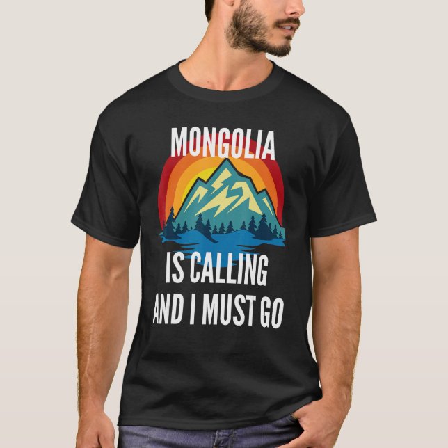 Camiseta A Mongólia Está Ligando E Eu Preciso Ir, Rainbow M (Frente)