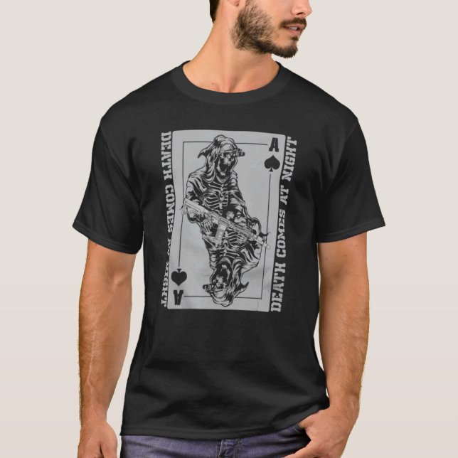 Camiseta A Morte Vem À Noite Ace De Espadas (Frente)