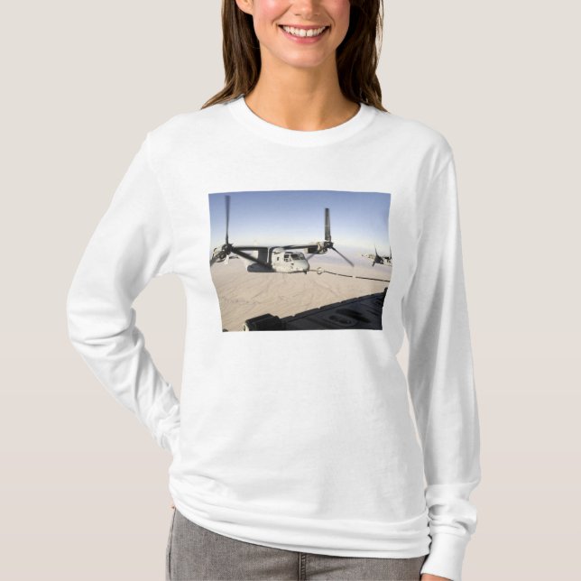 Camiseta A MV-22 Osprey reabastece voo médio (Frente)