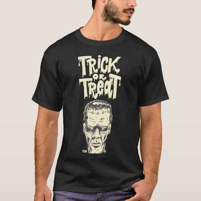 Camiseta A noite de Halloween é cheio de segredos (Frente)