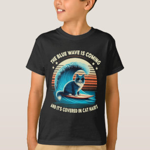 Camiseta A onda azul está chegando e está coberta em Cat Ha