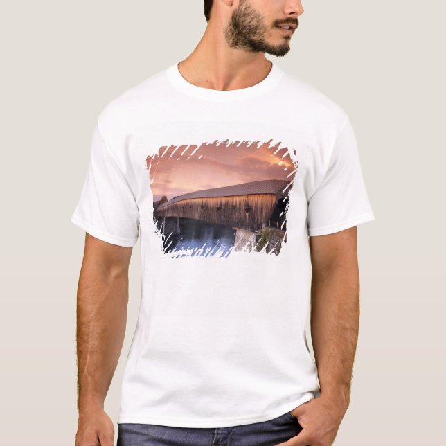 Camiseta A ponte coberta mais longa dos Estados Unidos (Frente)