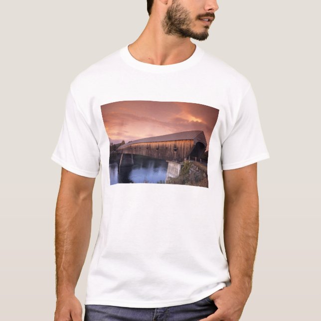 Camiseta A ponte coberta mais longa dos Estados Unidos (Frente)