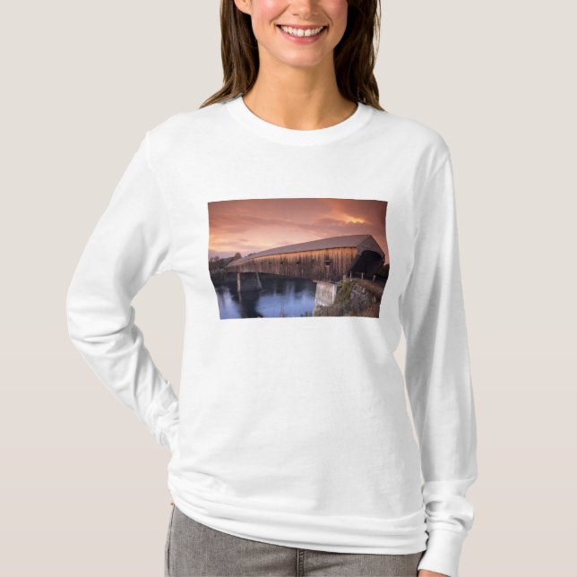 Camiseta A ponte coberta mais longa dos Estados Unidos (Frente)
