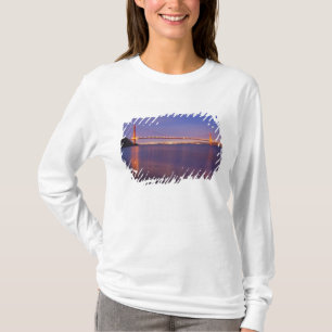 Camiseta A Ponte Golden Gate ao anoitecer a partir de Kirby