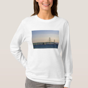 Camiseta A Ponte Mackinac que atravessa os Estreitos de 3