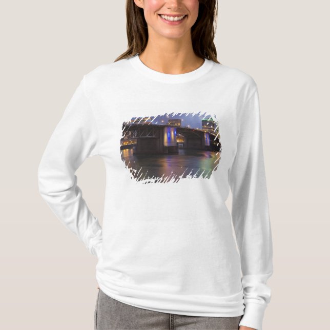 Camiseta A ponte Morrison sobre o rio Willamette (Frente)
