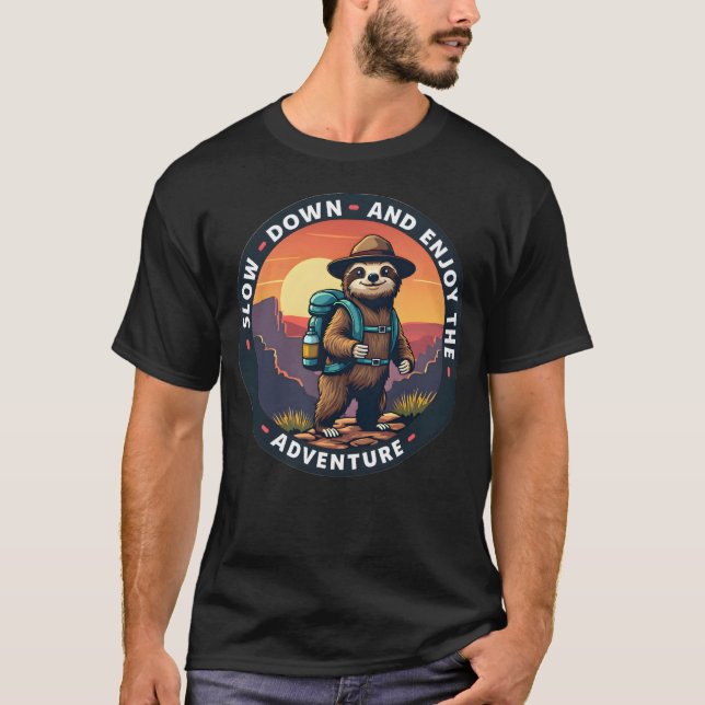 Camiseta A preguiça negra afunda-se e aproveita a aventura (Frente)