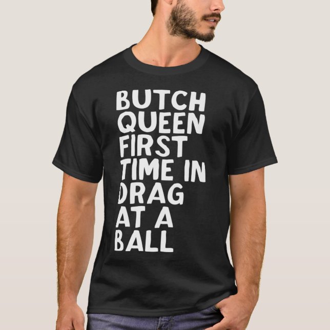 Camiseta A Primeira Vez Em Arrasto Numa Bola Engraçada (Frente)