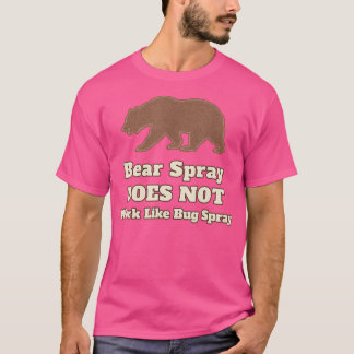 Camiseta A Pulverização Do Urso De Acampamento Engraçado Nã