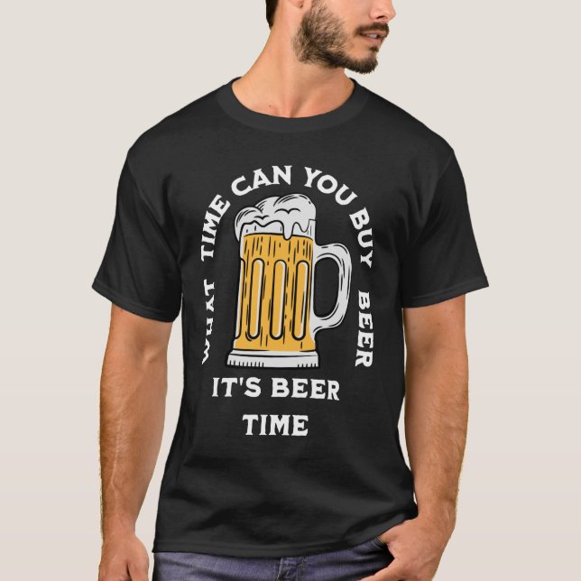 Camiseta a que horas você pode comprar cerveja a hora da ce (Frente)