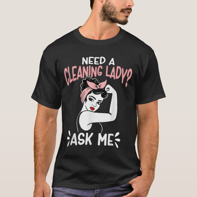 Camiseta A Retro - Mulher Do Setor Familiar Precisa De Uma  (Frente)