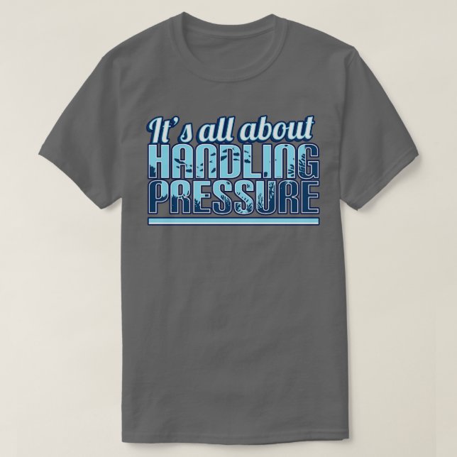 Camiseta A Saturação É Sobre Manipular Pressão (Frente do Design)