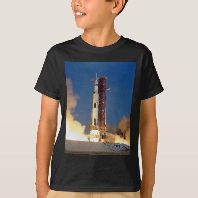 Camiseta A Terra agita como Saturno V irradia Skyward em Lu (Frente)