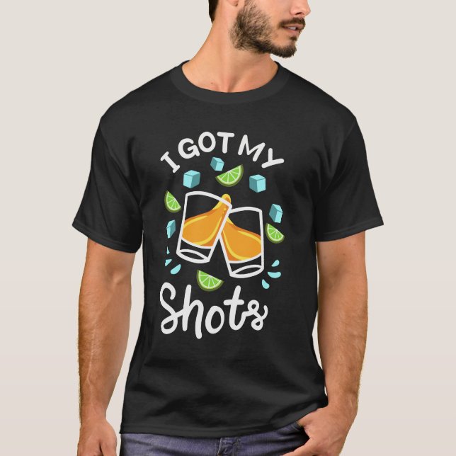 Camiseta A Vacinação Da Tequila COVID Tem 2 Sapatos (Frente)