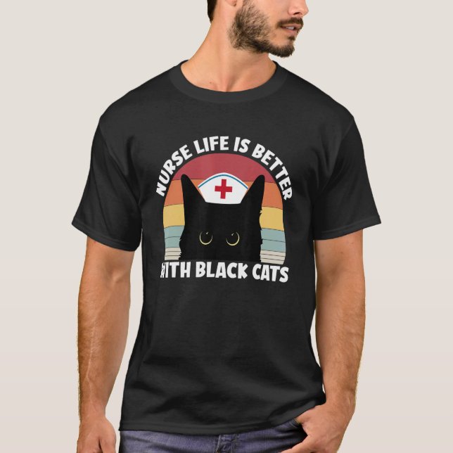 Camiseta A Vida Da Enfermeira É Melhor Com Gatos Negros Eng (Frente)