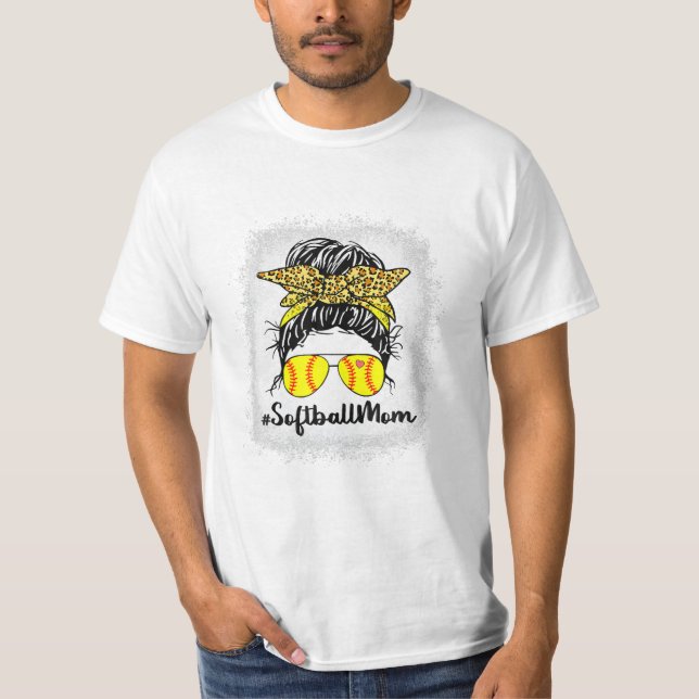 Camiseta A Vida Da Mãe De Softball Com Leopardo (Frente)