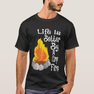 Camiseta A vida da turma é mais engraçada perto de uma fogu