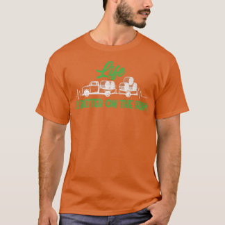 Camiseta A Vida Dos Agricultores É Melhor Na Fazenda