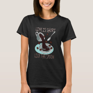 Camiseta A Vida É Curta, O Café Da Mancha