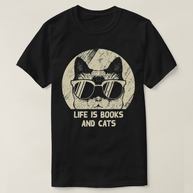 Camiseta A vida é livros e livros de gatos e gatas. (Frente do Design)
