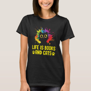 Camiseta A vida é livros e livros de gatos e gatas.