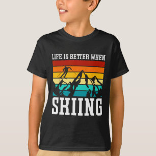 Camiseta A Vida É Melhor Ao Esquiar - Pele Com Esqui Retroa