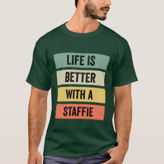 Camiseta A vida é melhor com amigos Staffie