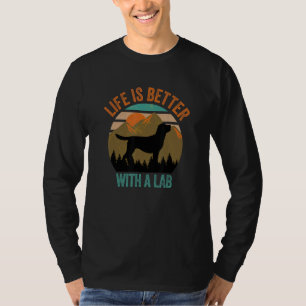 Camiseta A Vida É Melhor Com O Labrad De Montagens De Vinta