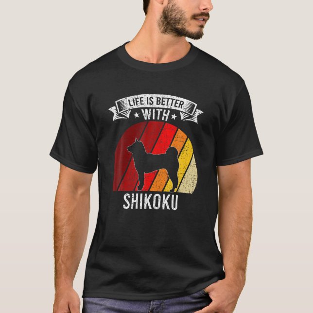 Camiseta A Vida É Melhor Com Os Cachorros De Shikoku (Frente)