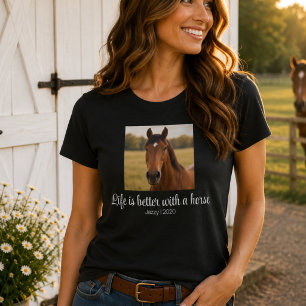 Camiseta A Vida É Melhor Com Um Monograma De Letra De Caval