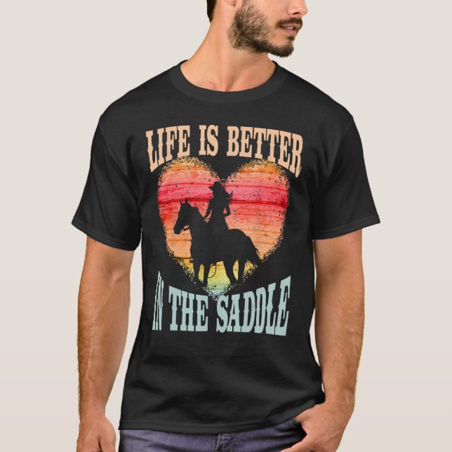 Camiseta A Vida É Melhor Na Moça De Saddle Que Anda Com Med (Frente)