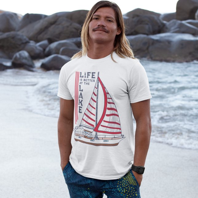 Camiseta A vida é melhor no lago Red Sails Sailboat (Criador carregado)
