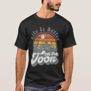 Camiseta A Vida é Melhor No Toon Barco de Pontão Divertido