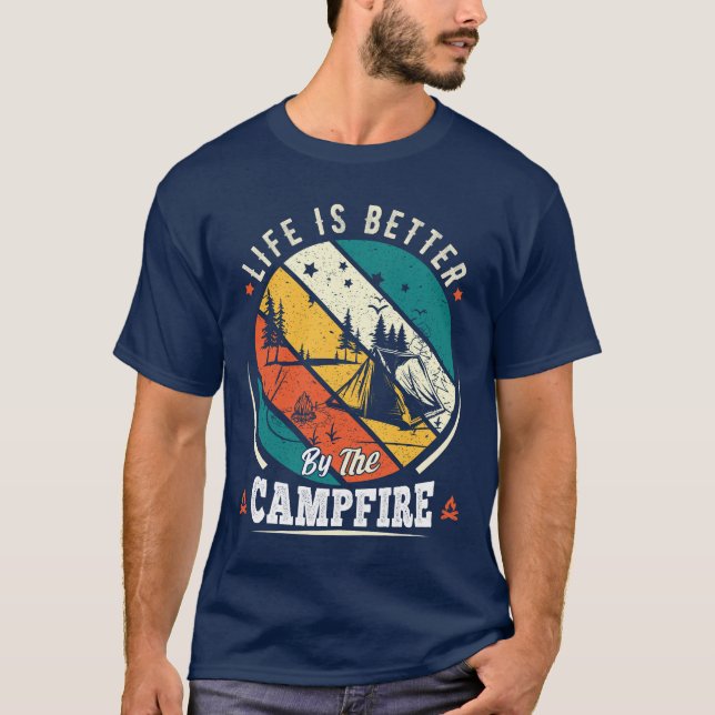 Camiseta A vida é melhor pelo acampamento do Camp Engraçado (Frente)