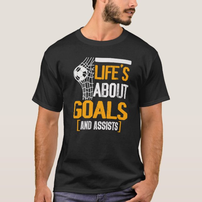 Camiseta A Vida É Sobre Gols E Assistências Futebol  8 (Frente)