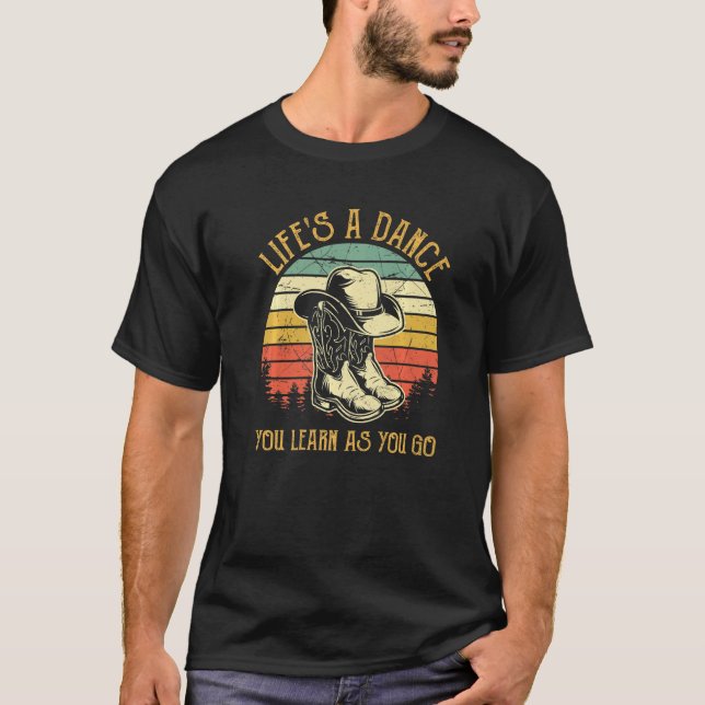 Camiseta A vida é uma dança que você aprende enquanto vai p (Frente)