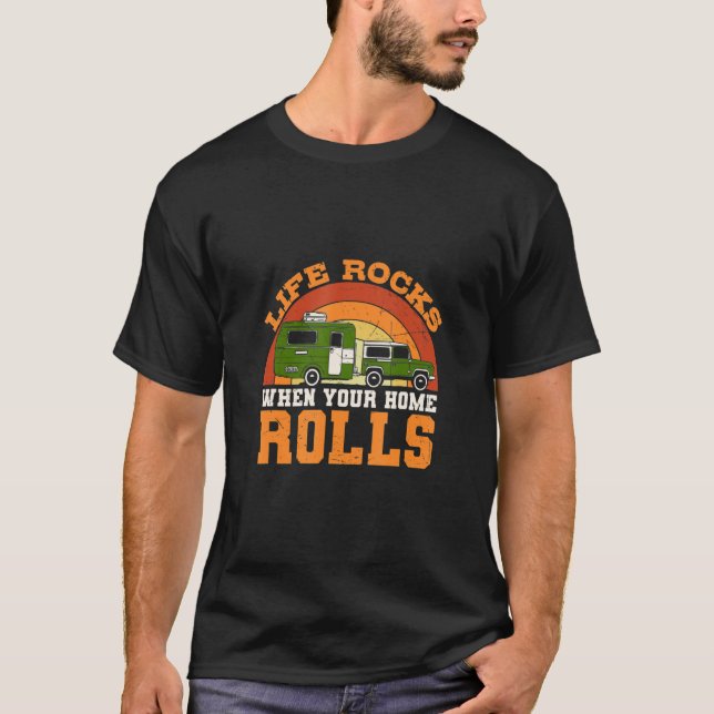 Camiseta A Vida Enrola Quando Sua Casa Rola Acampando Rv Sa (Frente)