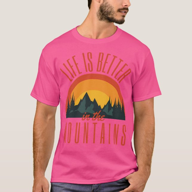 Camiseta A Vida Retroativa É Melhor Nas Montanhas (Texto Ve (Frente)
