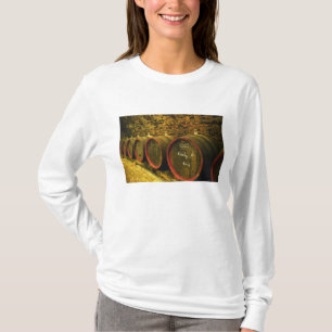 Camiseta A vinícola Kiralyudvar: Barris com vinho Tokaj
