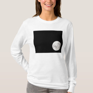 Camiseta A vista de uma Lua cheia, igualmente mostra Marte