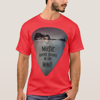 Camiseta À VOLTA, O Lago de Palitos de Guitarra Distante Mu