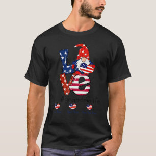 Camiseta A Vovó A Ama E Os Engana.